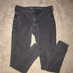 “Super super stretch, High-rise skinny” jeans